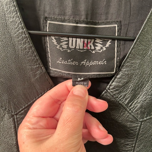 UNIK Black Real Leather Motorcycle Vest with Silver Buttons. Size M - Picture 4 of 6